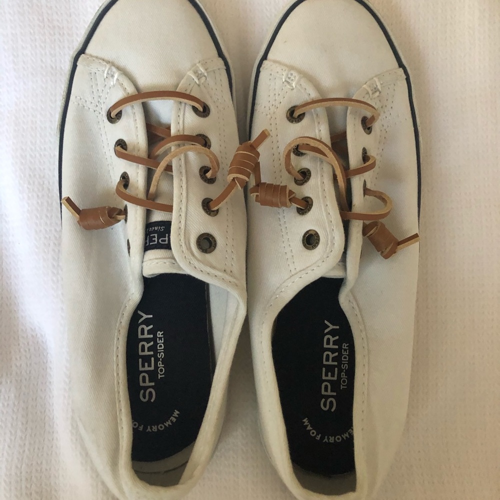 NWT Sperry women’s white shoe size 7